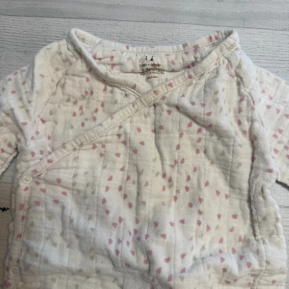Aden &‎ anais baby long sleeve kimono bodysuit 6-9 months